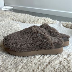like new ugh slippers